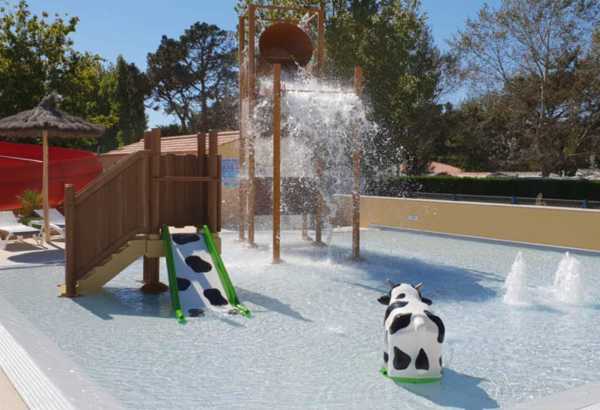 Piscine aqualudique - Espace ludique pour les plus petits