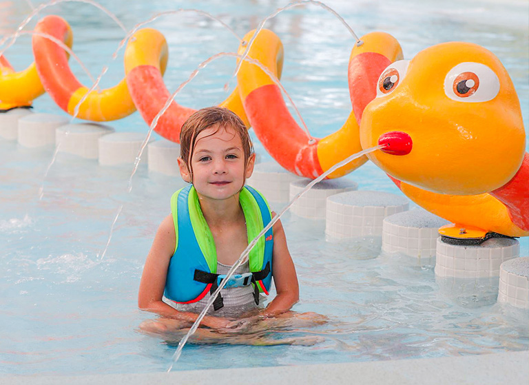 Camping Le Clos Cacheleux enfant piscine