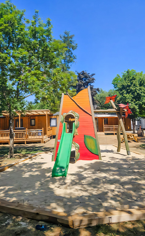Camping Le Ranch des Volcans jeux enfants