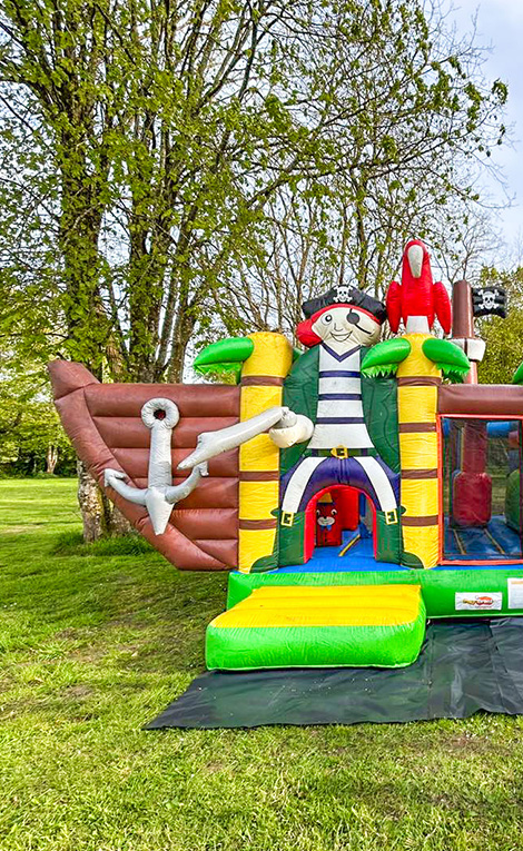 Camping du Quinquis jeux gonflables