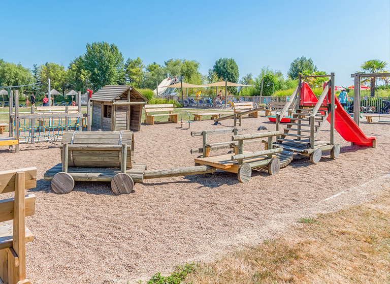 Camping les Bois du Bardelet jeux enfant