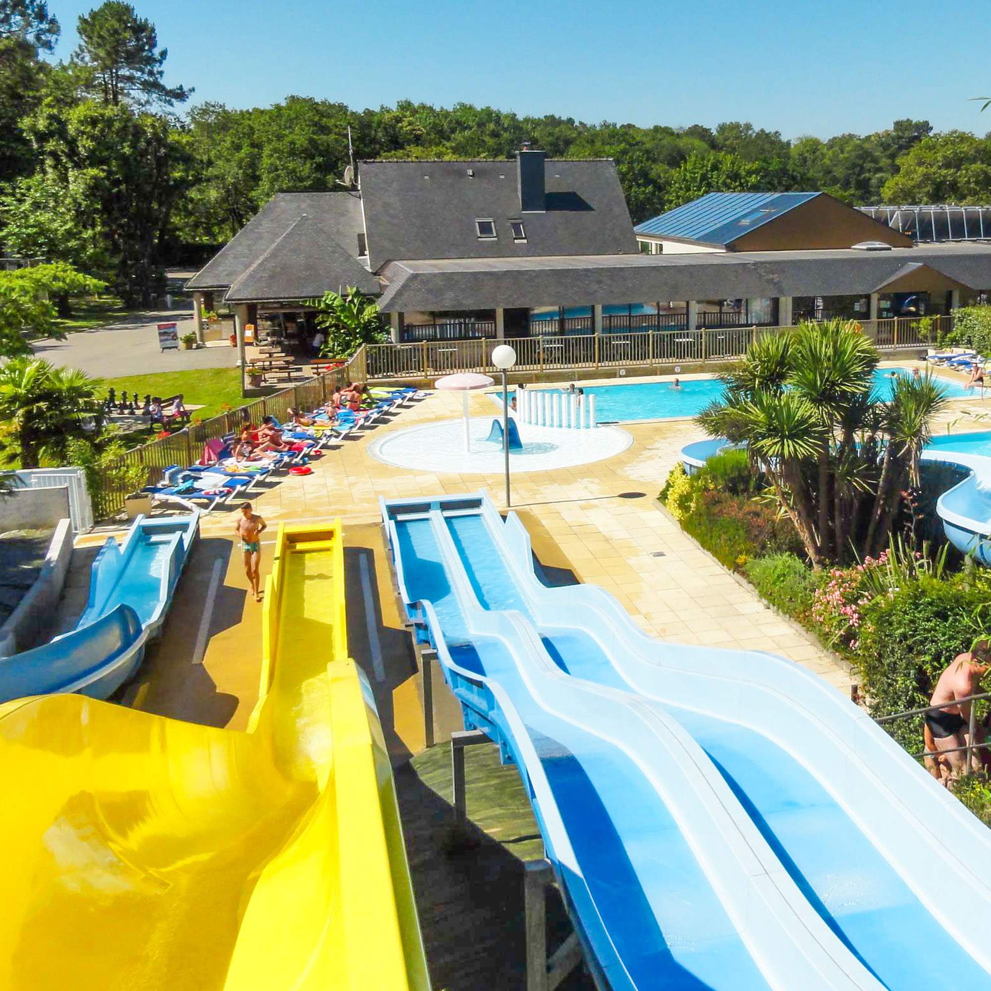 Camping les jardins du Morbihan8jardins tobogganS