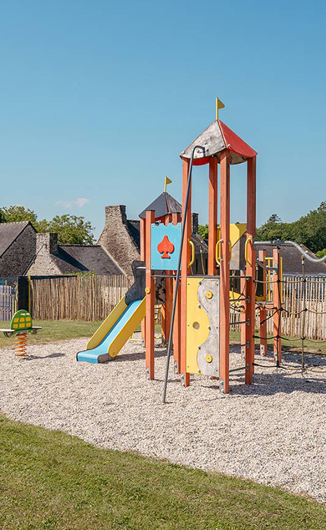 aire de jeux camping de La Hallerais Mobil Home XXL