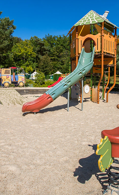 camping le coiroux aire de jeux