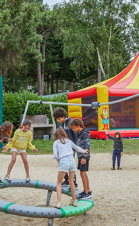 camping les pins aire de jeux
