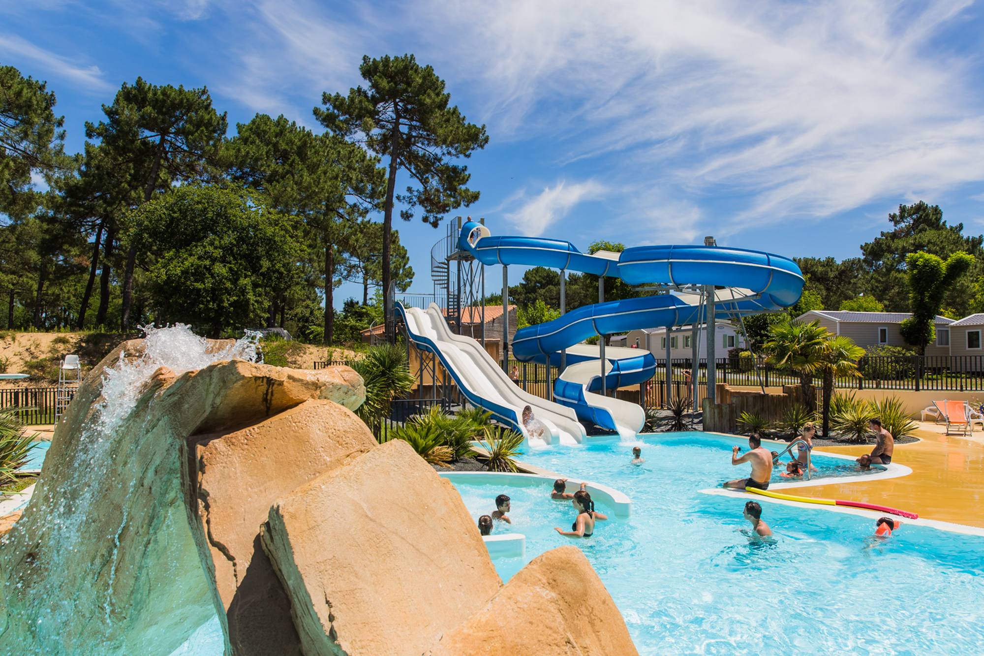 camping palmyre uitzicht op het zwembad