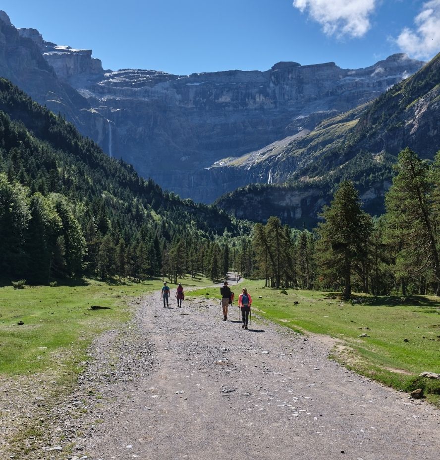 familie camping in de haute pyrenees cirque de gavarnie